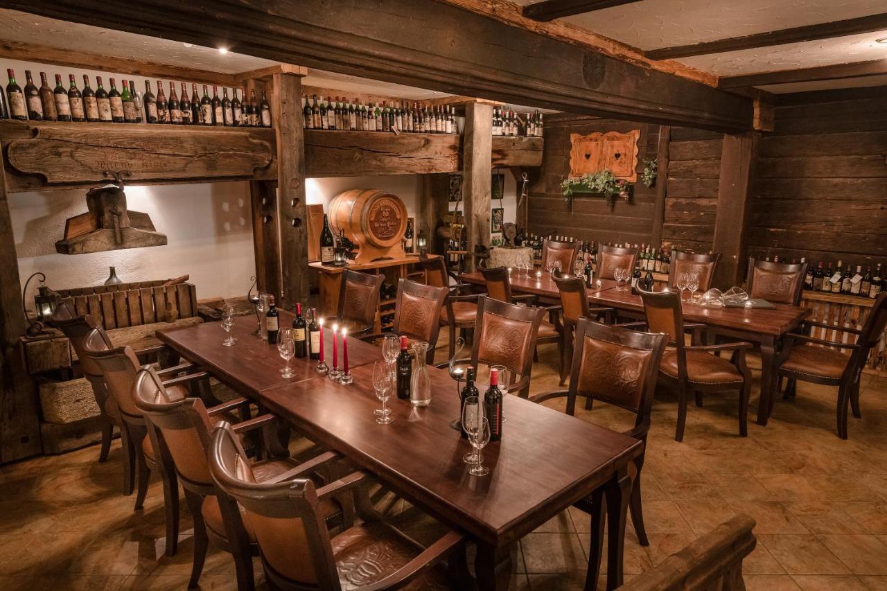 Hotel Moselebauer Bad Sankt Leonhard im Lavanttal Buitenkant foto